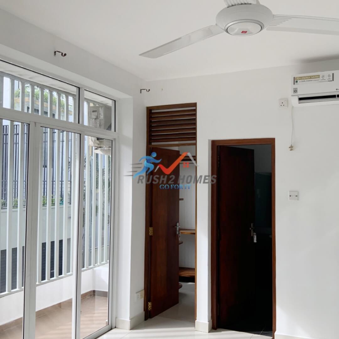 03 Storey House for Sale in Boralesgamuwa