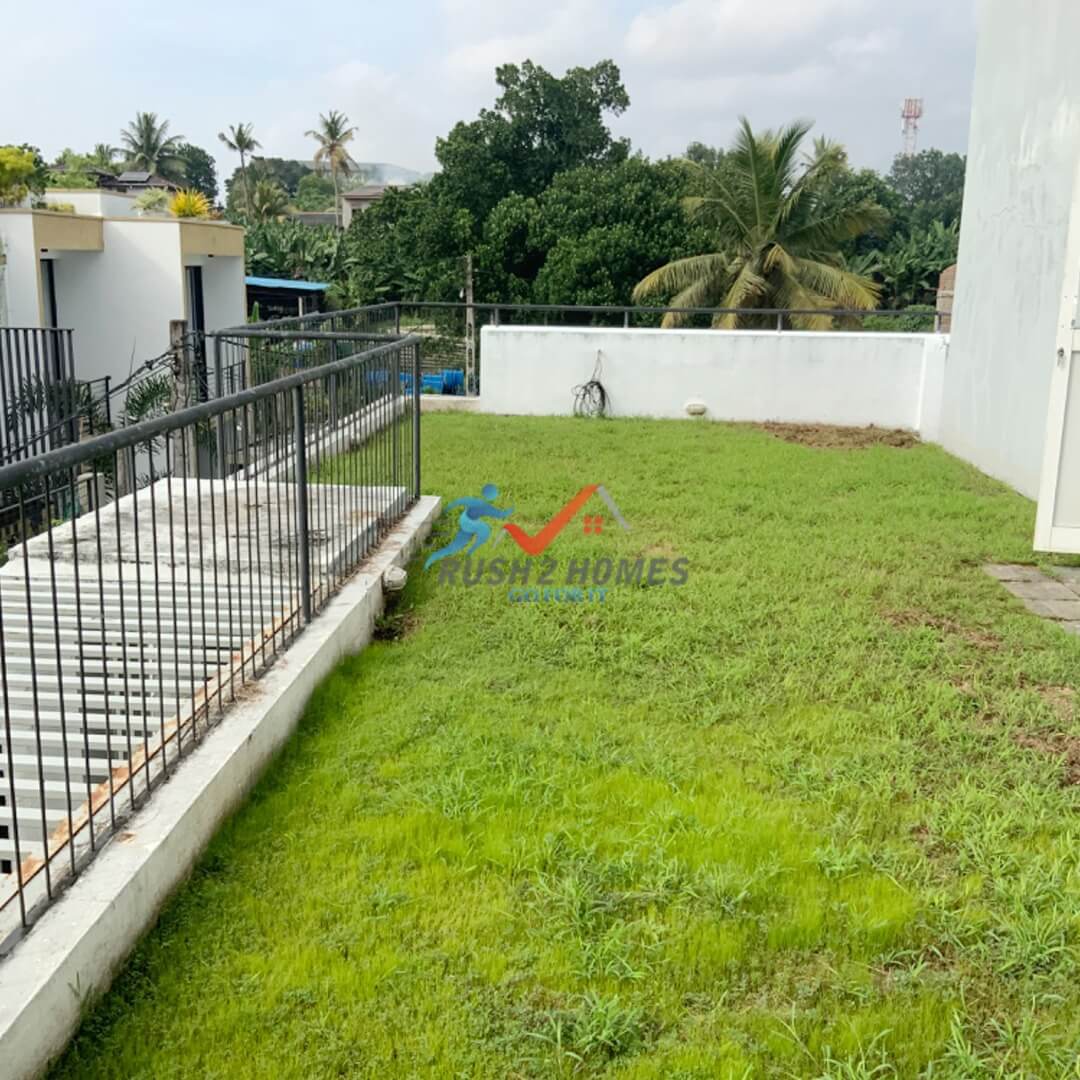 03 Storey House for Sale in Boralesgamuwa