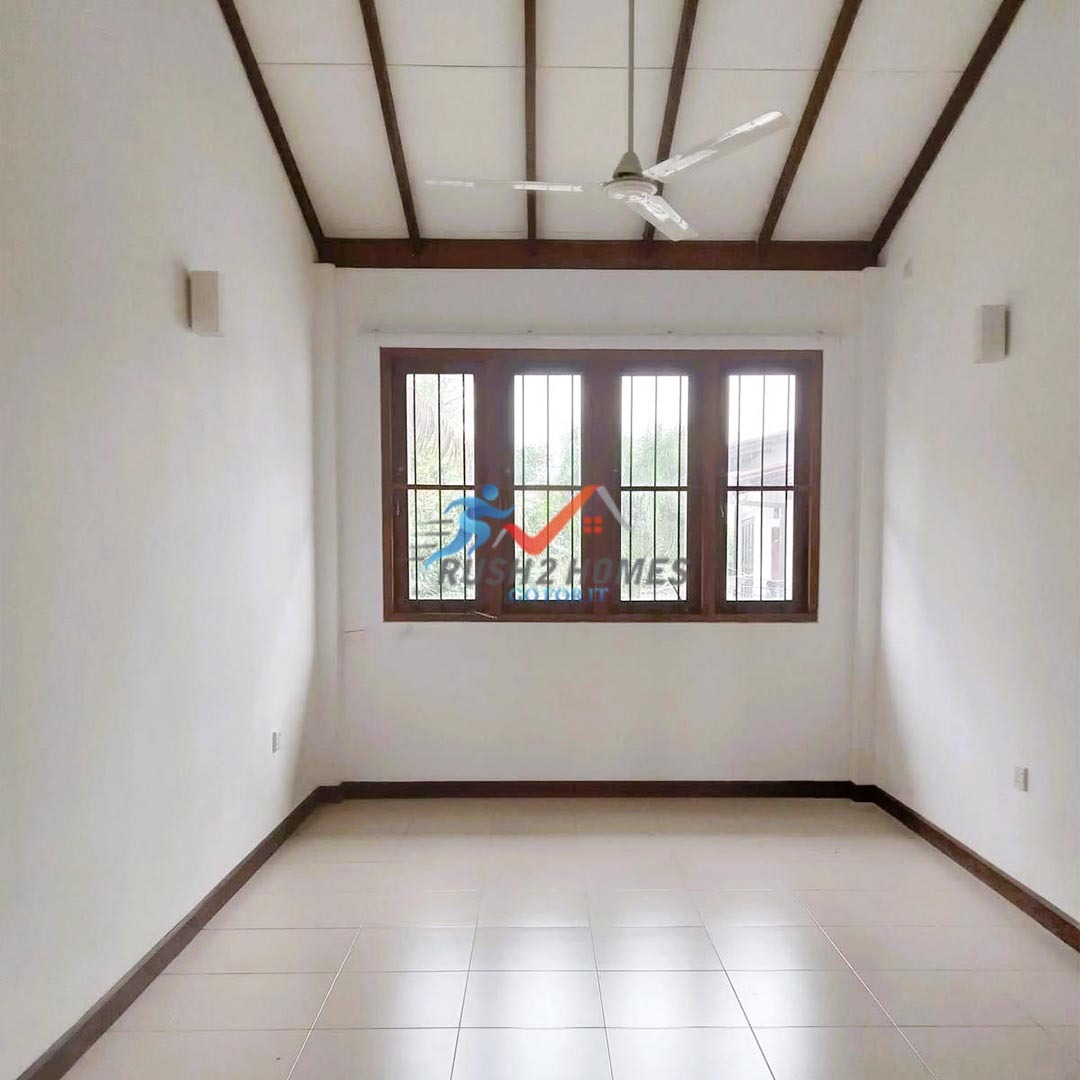 House for Sale at Pallidora Road, Dehiwala
